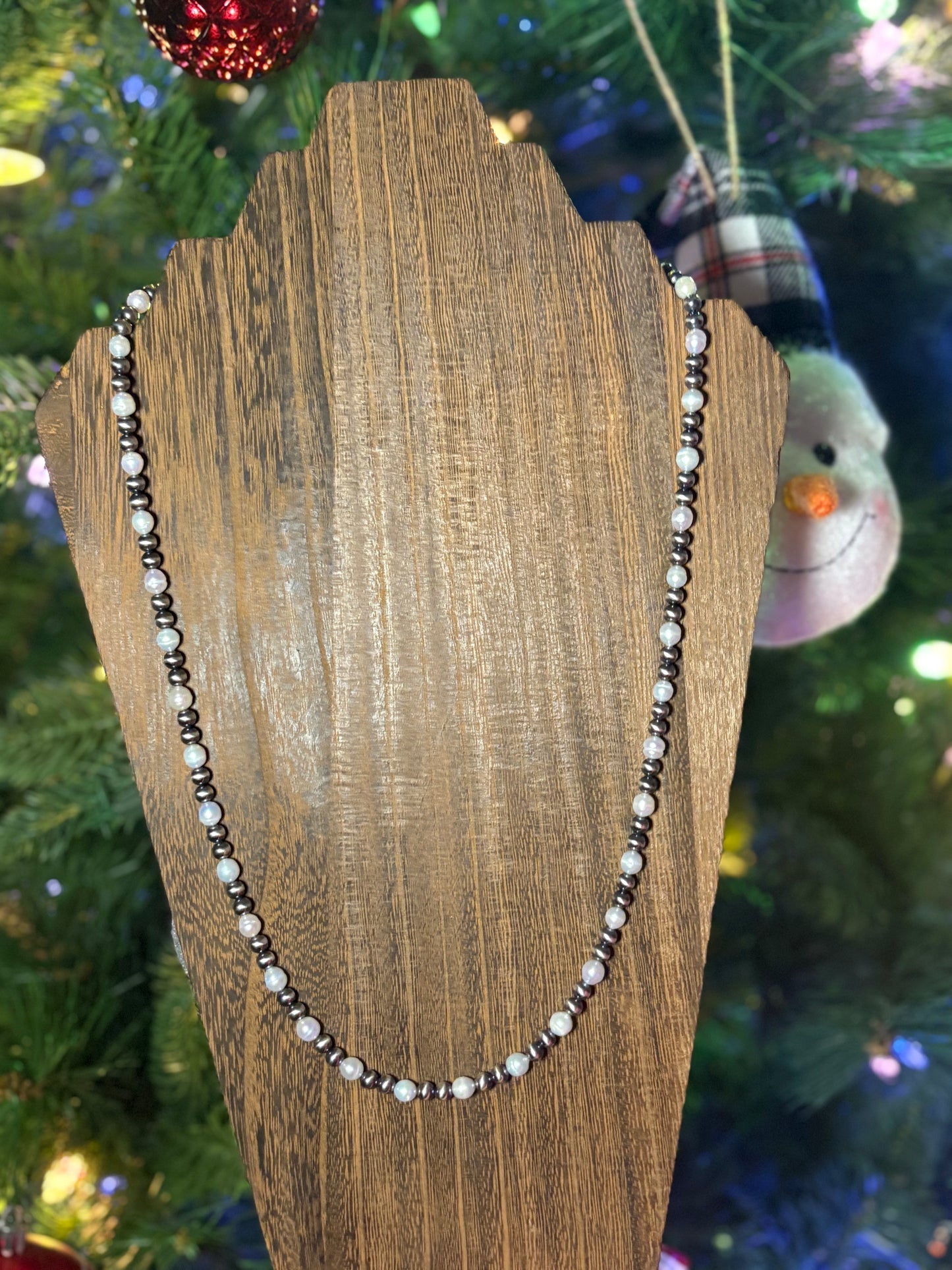 The Liz Necklace